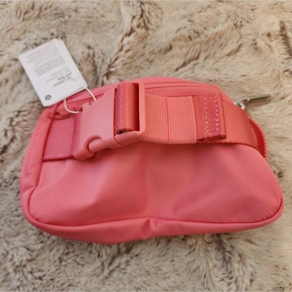 LULULEMON NEW EVERYWHERE ORANGE BELT BAG - Picture 4 of 5